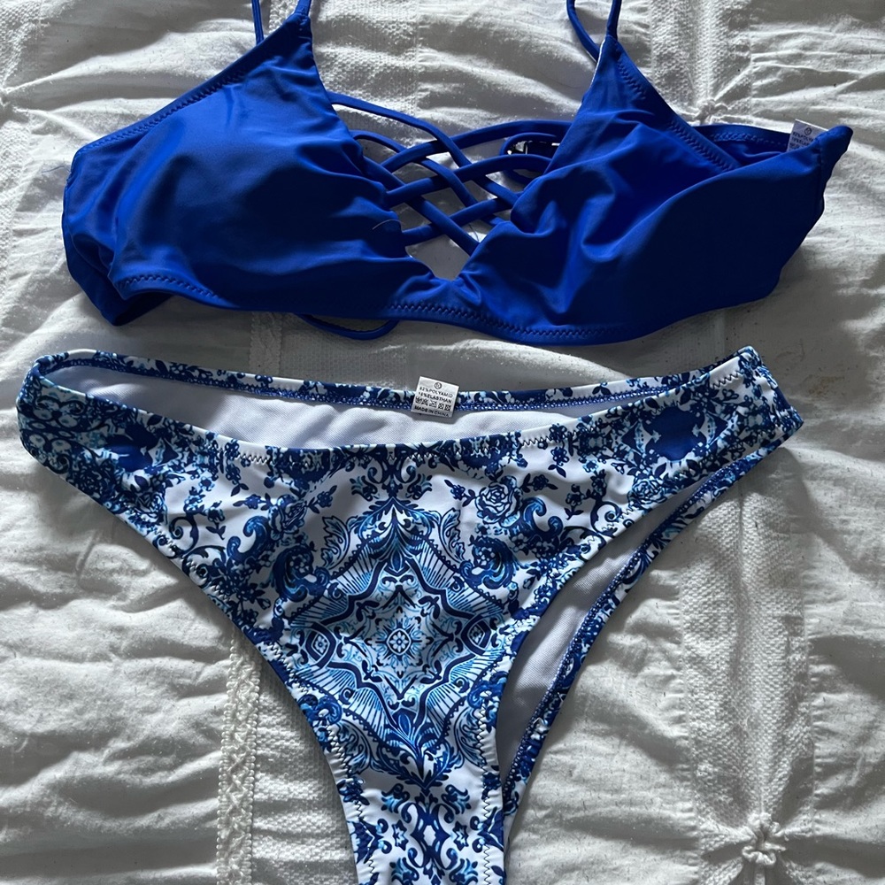 swim suit